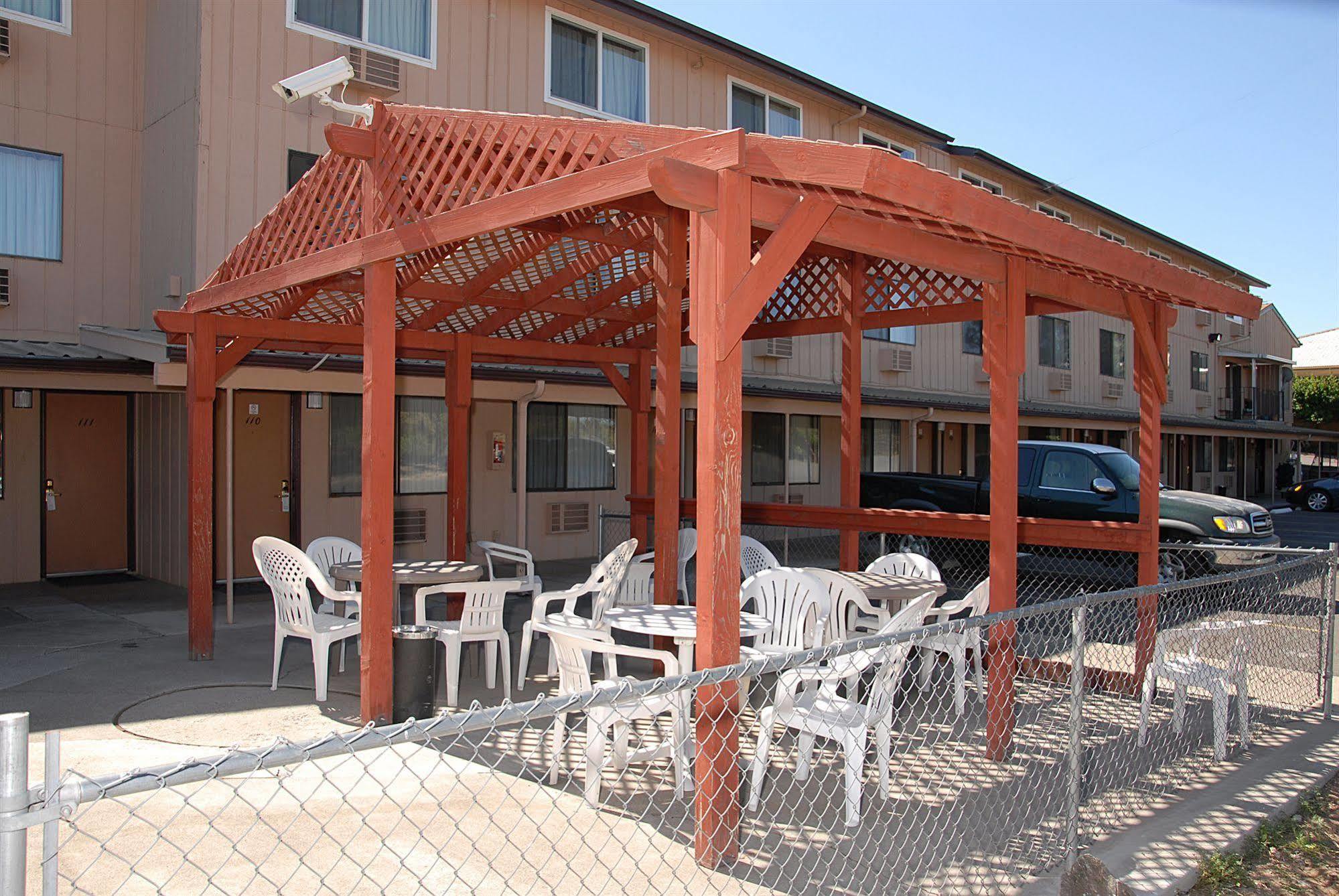 Redmond Inn מראה חיצוני תמונה